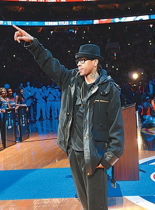 米兰德比：劳塔罗、小图拉姆首发，莱奥、莫德里奇、拉比奥出战（米兰德比首发：劳塔罗携小图拉姆出击，莱奥、莫德里奇、拉比奥登场）