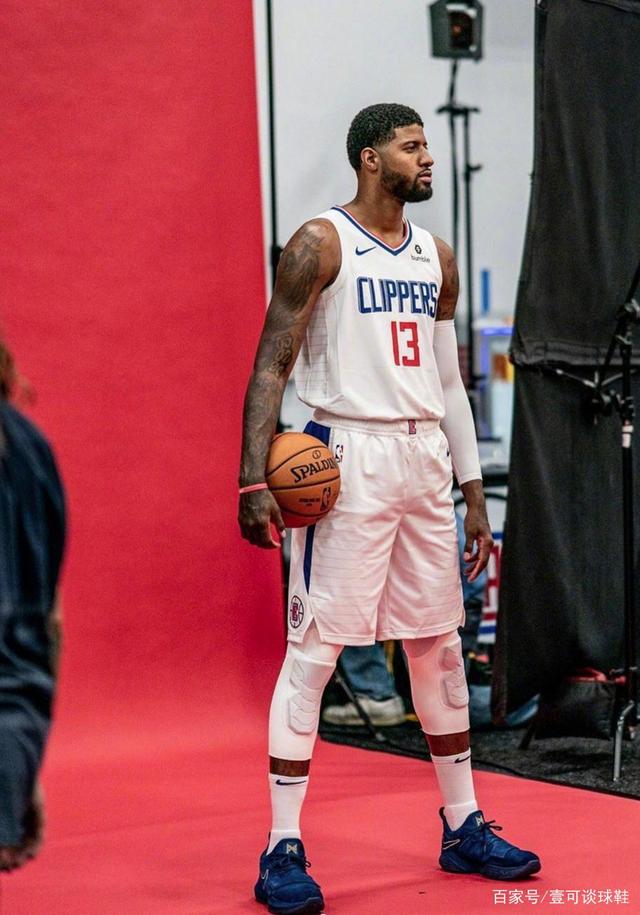 奥格斯堡vs汉堡：凯文-施洛特贝克、法比安-里德首发，法比奥-维埃拉、洛孔加出战（奥格斯堡对汉堡：凯文-施洛特贝克、法比安-里德先发，法比奥-维埃拉与洛孔加出场）