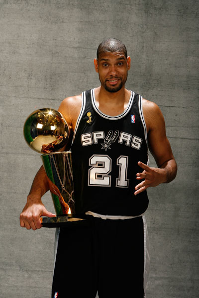 龙赛罗：阿隆索曾说皇马要踢摇滚足球，现在既不摇滚也无节奏（龙赛罗：阿隆索曾称皇马要踢摇滚风，如今既不摇滚也没节奏）