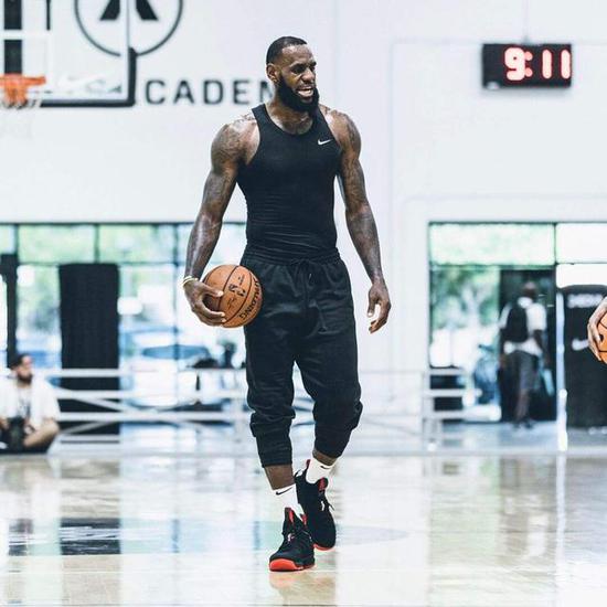 索默肯定还会首发？齐沃：何塞普会有机会，迟早会轮到他（索默继续首发？齐沃：何塞普早晚会得到机会）