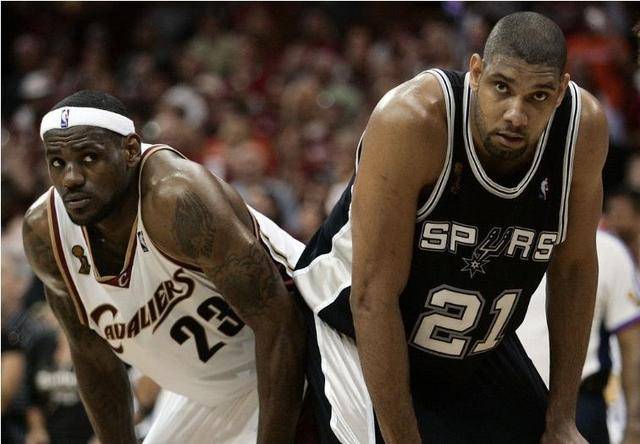 里昂遭巴黎绝杀，拉卡泽特：里昂好样的，11打12可不容易啊（里昂被巴黎读秒绝杀，拉卡泽特：为球队骄傲，十一打十二太难了）