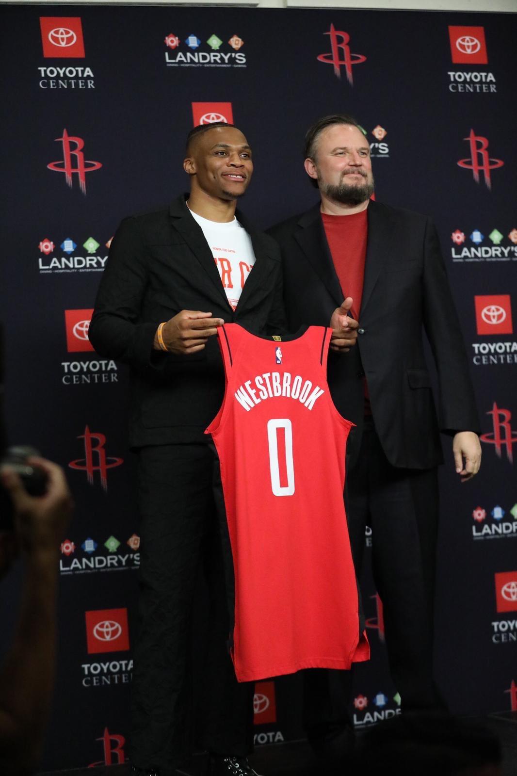 连续3场欧冠进球，17岁小将卡尔当选拜仁3-1葡体全场最佳（17岁新星卡尔欧冠三连斩，荣膺拜仁3-1葡体之战全场最佳）