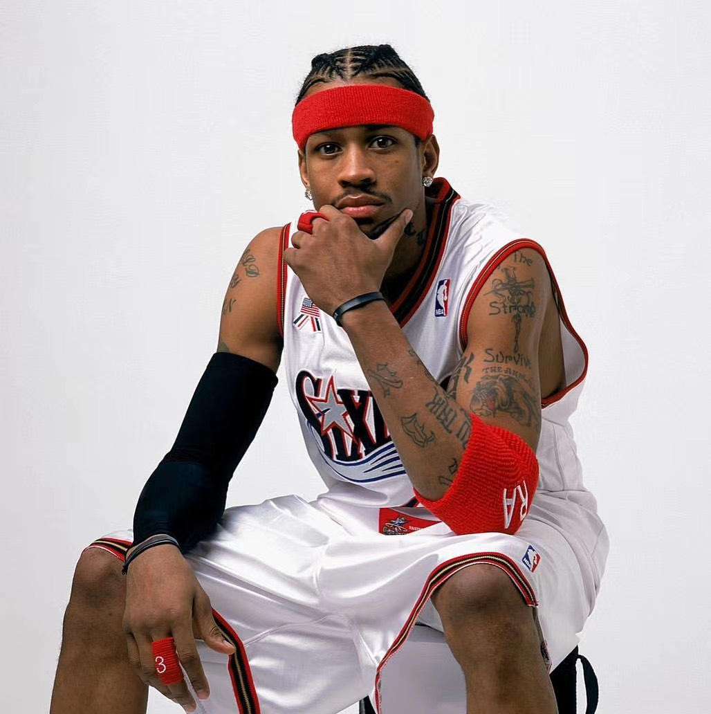 爱德华兹：杰伦·布朗进球后嘲笑我太矮小，这彻底激发了我（爱德华兹：杰伦·布朗进球后讥讽我身高，完全点燃了我的斗志）