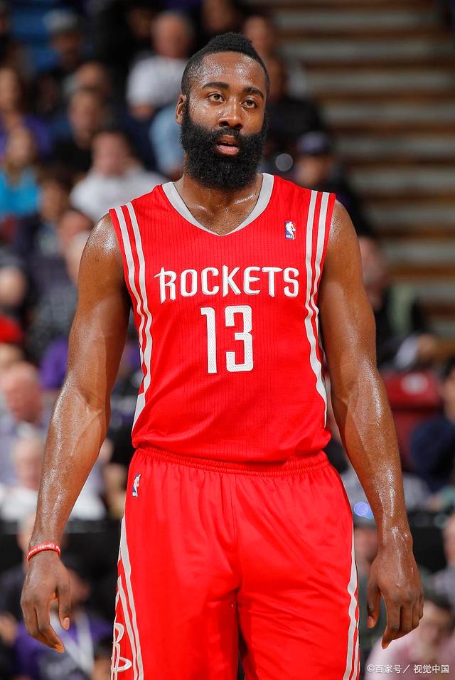 4场攻入3球，38岁瓦尔迪当选意甲11月最佳球员（38岁瓦尔迪4场3球，荣膺意甲11月最佳球员）