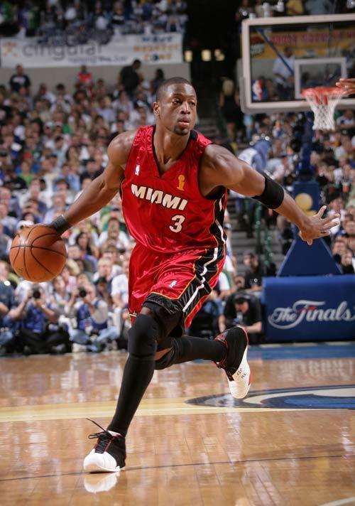 4轮过后唯一保持全胜球队，中日德兰在欧联积分榜暂居榜首（欧联四轮战罢，中日德兰成唯一全胜队，暂居积分榜首）