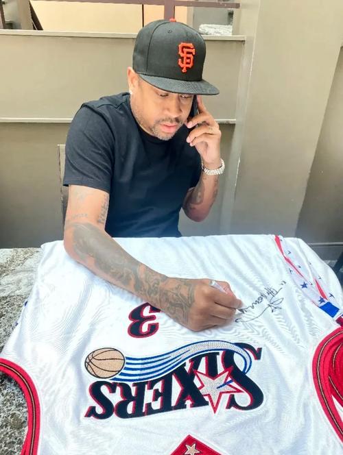 对土耳其后拒绝与边裁握手？德拉富恩特：我想道歉，不应这样（战土耳其后被指拒与边裁握手？德拉富恩特致歉：不该如此）