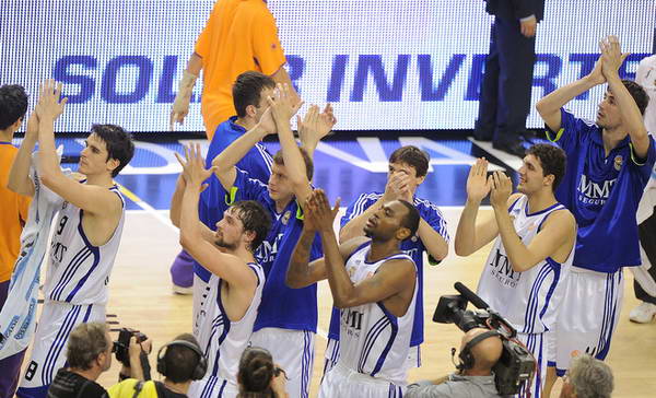 帕雷德斯父亲：我了解一些事情，知道迪巴拉想来博卡（帕雷德斯父亲：我有所了解，迪巴拉倾向加盟博卡）