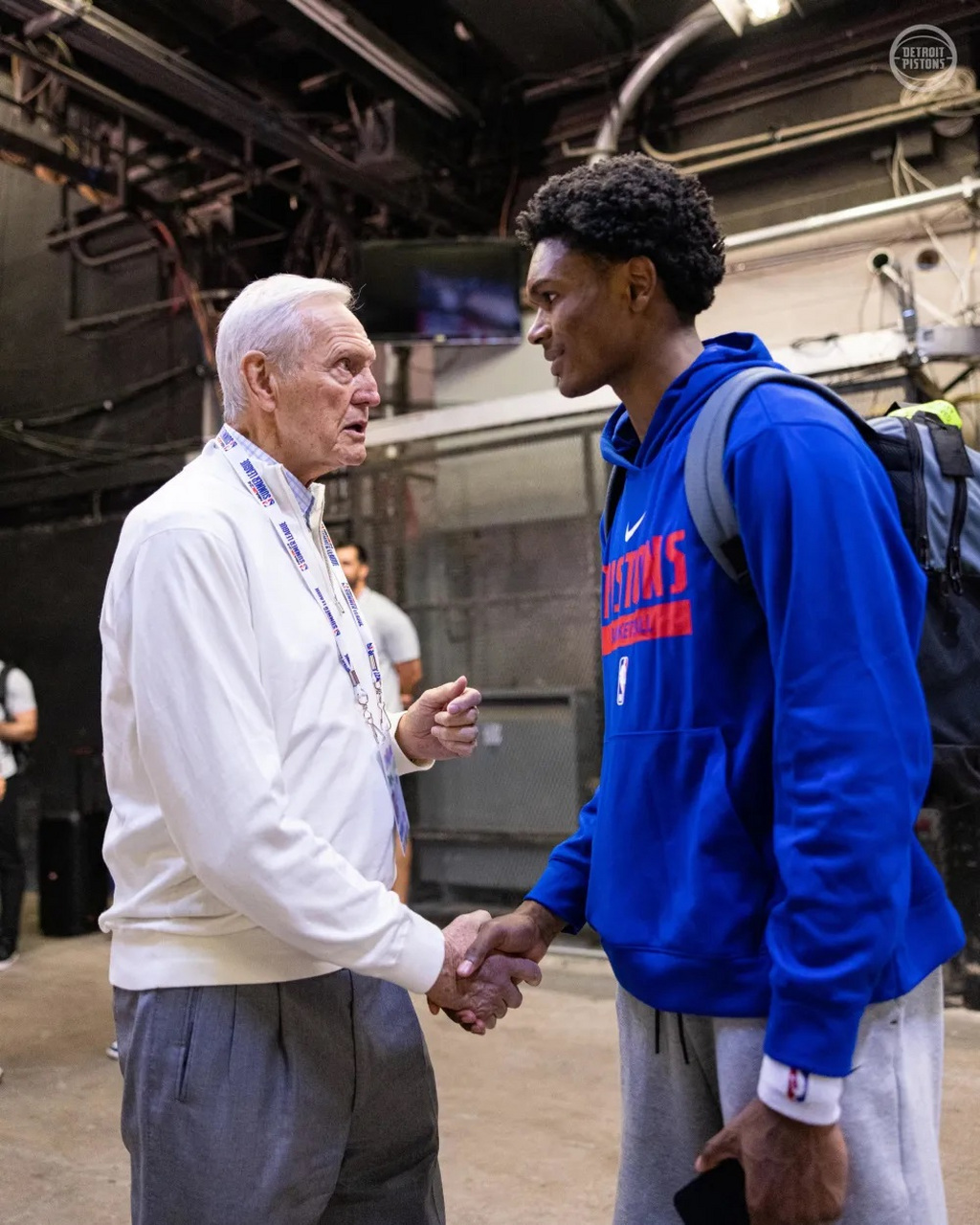 小孔塞桑被换下情绪激动不是因为斯帕莱蒂，是因摄影师险些绊倒他（小孔塞桑被换下情绪激动，非因斯帕莱蒂，而因摄影师差点绊倒他）