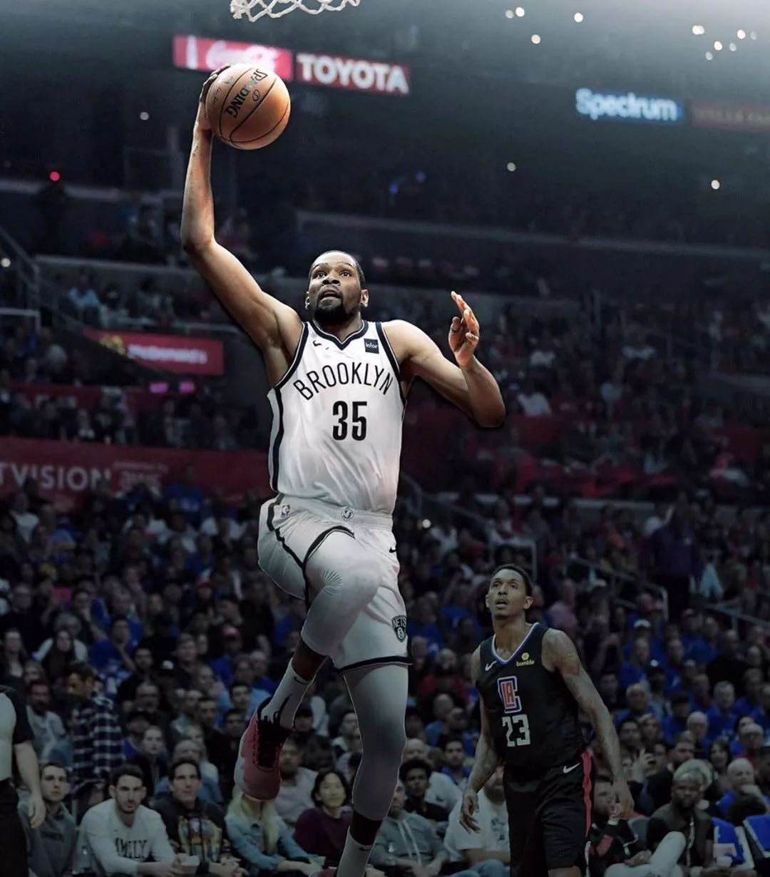 孔帕尼：今天的轮换非常重要，踢大巴黎可能是强度最高的比赛（孔帕尼：本场轮换至关重要，对阵大巴黎或为强度巅峰之战）